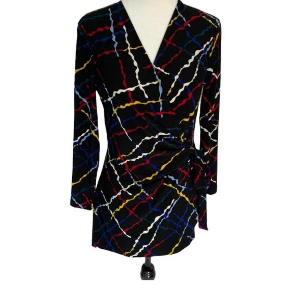 𝅺Anne Klein🖤Cross Over V- Neck Top Black Geometric Design Size S